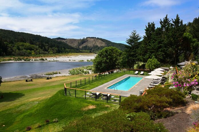 Port Orford Hotels